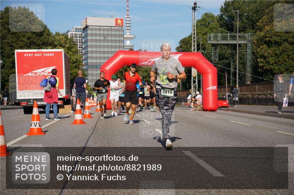 07.09.2025 - BARMER Alsterlauf Yannick Fuchs http://msf.ph/oto/8821989 07.09.2025 09:46:21 Laufen 5516 meine-sportfotos.de