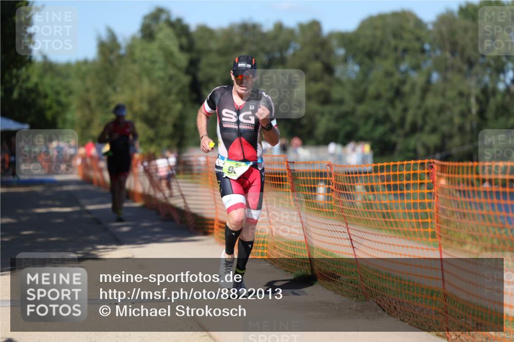 07.09.2025 - 19. Norderstedt Triathlon Michael Strokosch http://msf.ph/oto/8822013 07.09.2025 15:00:34 Laufen 984, 985 meine-sportfotos.de