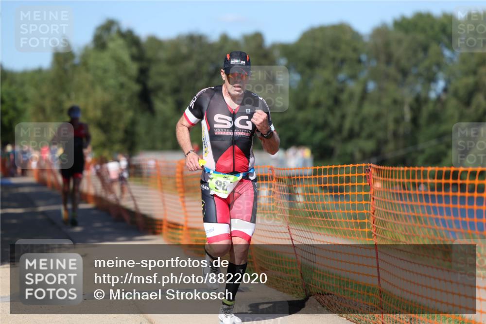 07.09.2025 - 19. Norderstedt Triathlon Michael Strokosch http://msf.ph/oto/8822020 07.09.2025 15:00:35 Laufen 984, 985 meine-sportfotos.de
