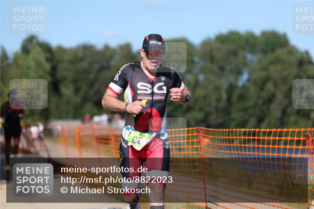 07.09.2025 - 19. Norderstedt Triathlon Michael Strokosch http://msf.ph/oto/8822023 07.09.2025 15:00:35 Laufen 984, 985 meine-sportfotos.de