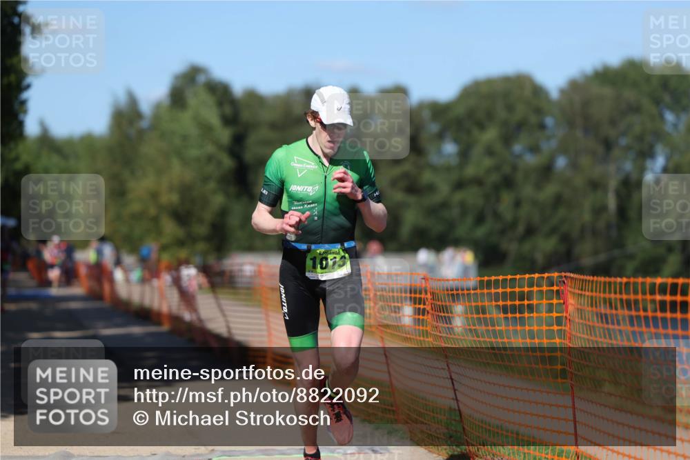 07.09.2025 - 19. Norderstedt Triathlon Michael Strokosch http://msf.ph/oto/8822092 07.09.2025 15:01:02 Laufen 1013 meine-sportfotos.de