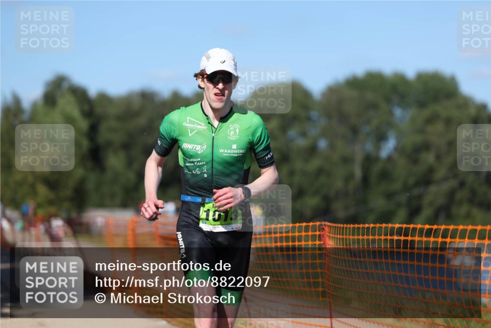 07.09.2025 - 19. Norderstedt Triathlon Michael Strokosch http://msf.ph/oto/8822097 07.09.2025 15:01:03 Laufen 1013 meine-sportfotos.de