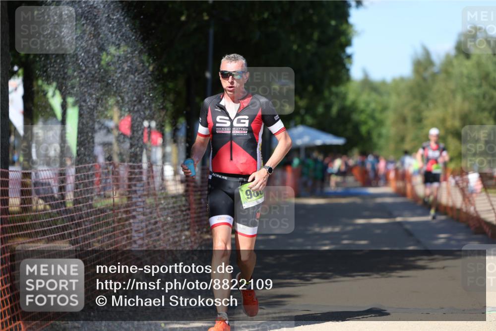 07.09.2025 - 19. Norderstedt Triathlon Michael Strokosch http://msf.ph/oto/8822109 07.09.2025 15:01:15 Laufen 979, 986 meine-sportfotos.de