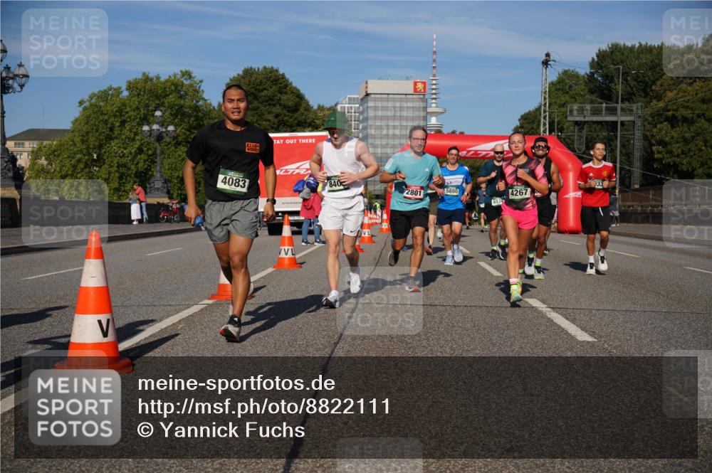 07.09.2025 - BARMER Alsterlauf Yannick Fuchs http://msf.ph/oto/8822111 07.09.2025 09:46:27 Laufen 840, 2801, 5880, 4083, 6134, 4267, 33 meine-sportfotos.de