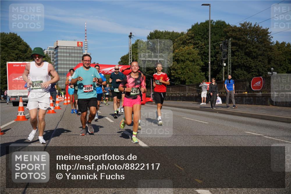 07.09.2025 - BARMER Alsterlauf Yannick Fuchs http://msf.ph/oto/8822117 07.09.2025 09:46:27 Laufen 8405, 2801, 613, 4261, 593 meine-sportfotos.de