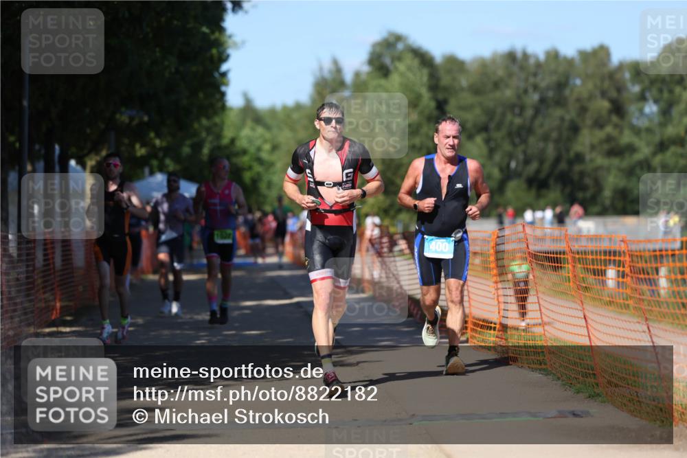 07.09.2025 - 19. Norderstedt Triathlon Michael Strokosch http://msf.ph/oto/8822182 07.09.2025 15:01:43 Laufen 369, 400, 872, 978, 1002, 1022 meine-sportfotos.de