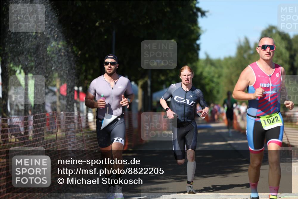 07.09.2025 - 19. Norderstedt Triathlon Michael Strokosch http://msf.ph/oto/8822205 07.09.2025 15:01:48 Laufen 400, 872, 978, 1002, 1022 meine-sportfotos.de