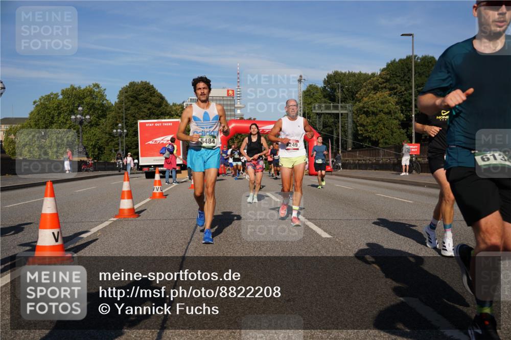 07.09.2025 - BARMER Alsterlauf Yannick Fuchs http://msf.ph/oto/8822208 07.09.2025 09:46:31 Laufen 5484, 249, 613 meine-sportfotos.de
