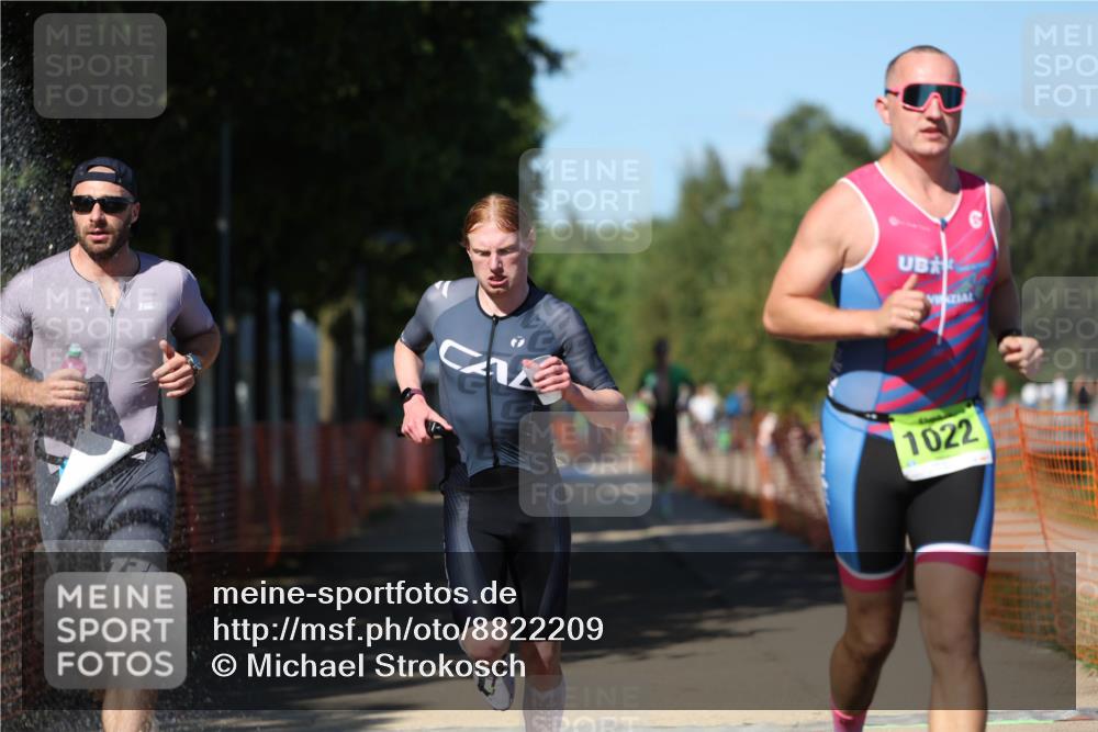 07.09.2025 - 19. Norderstedt Triathlon Michael Strokosch http://msf.ph/oto/8822209 07.09.2025 15:01:49 Laufen 400, 872, 978, 1002, 1014, 1022 meine-sportfotos.de