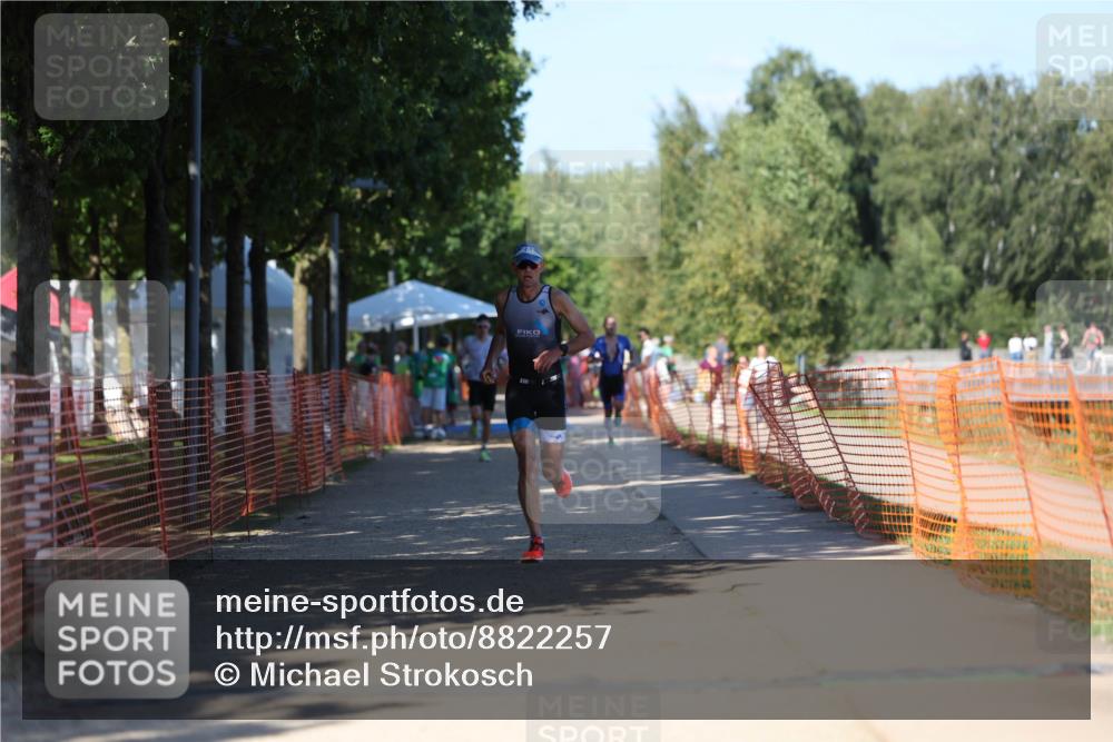 07.09.2025 - 19. Norderstedt Triathlon Michael Strokosch http://msf.ph/oto/8822257 07.09.2025 15:02:01 Laufen 911, 988, 1014 meine-sportfotos.de