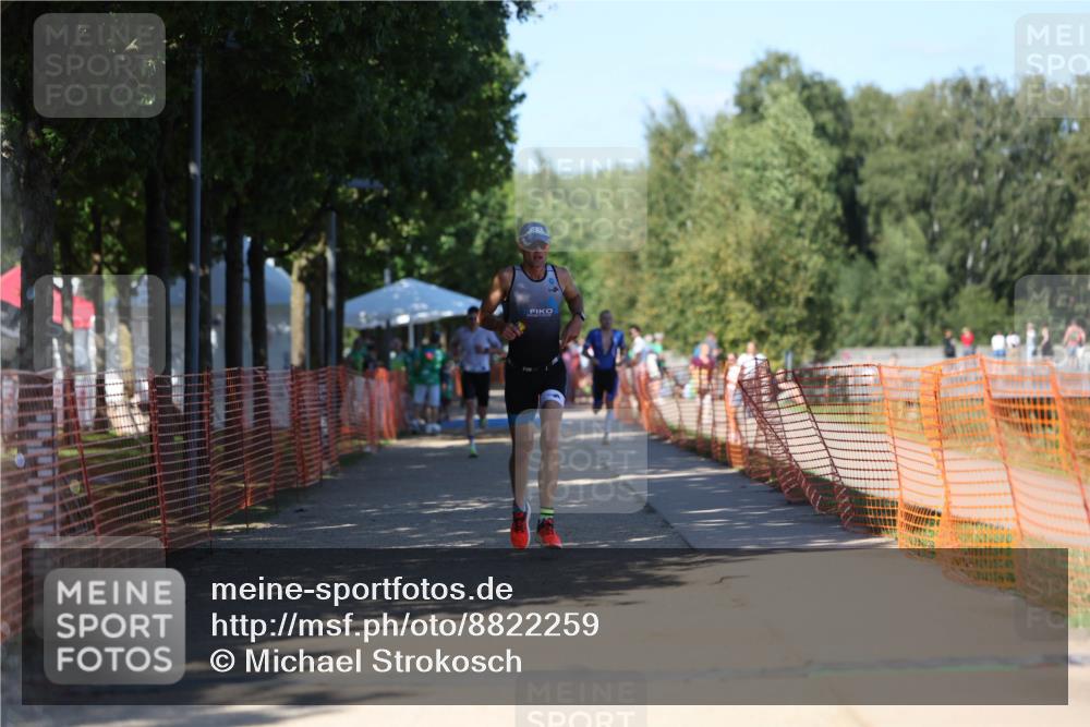 07.09.2025 - 19. Norderstedt Triathlon Michael Strokosch http://msf.ph/oto/8822259 07.09.2025 15:02:01 Laufen 911, 988, 1014 meine-sportfotos.de