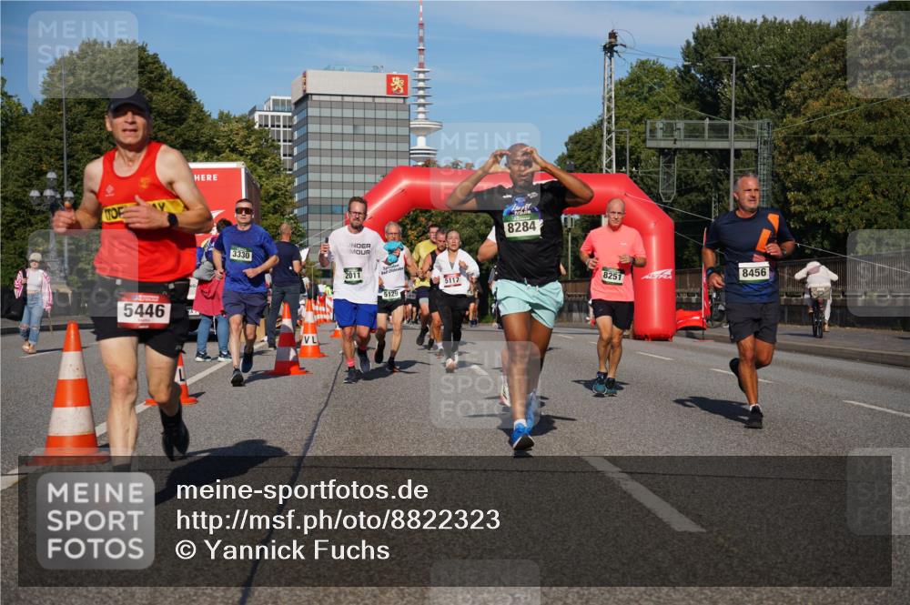 07.09.2025 - BARMER Alsterlauf Yannick Fuchs http://msf.ph/oto/8822323 07.09.2025 09:46:36 Laufen 5446, 3330, 2011, 5129, 5117, 8284, 8456, 8251 meine-sportfotos.de