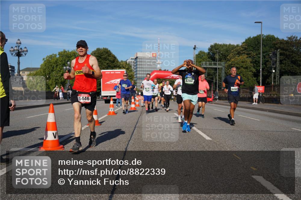 07.09.2025 - BARMER Alsterlauf Yannick Fuchs http://msf.ph/oto/8822339 07.09.2025 09:46:37 Laufen 5446, 3330, 8284, 8456, 8251 meine-sportfotos.de