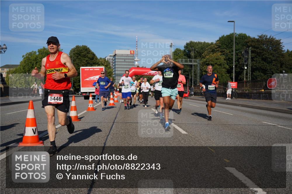 07.09.2025 - BARMER Alsterlauf Yannick Fuchs http://msf.ph/oto/8822343 07.09.2025 09:46:37 Laufen 5446, 3330, 8284, 251, 8456 meine-sportfotos.de