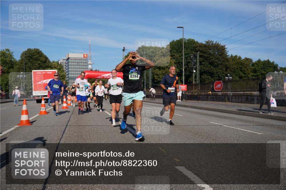 07.09.2025 - BARMER Alsterlauf Yannick Fuchs http://msf.ph/oto/8822360 07.09.2025 09:46:37 Laufen 3330, 2011, 2247, 8284, 456 meine-sportfotos.de