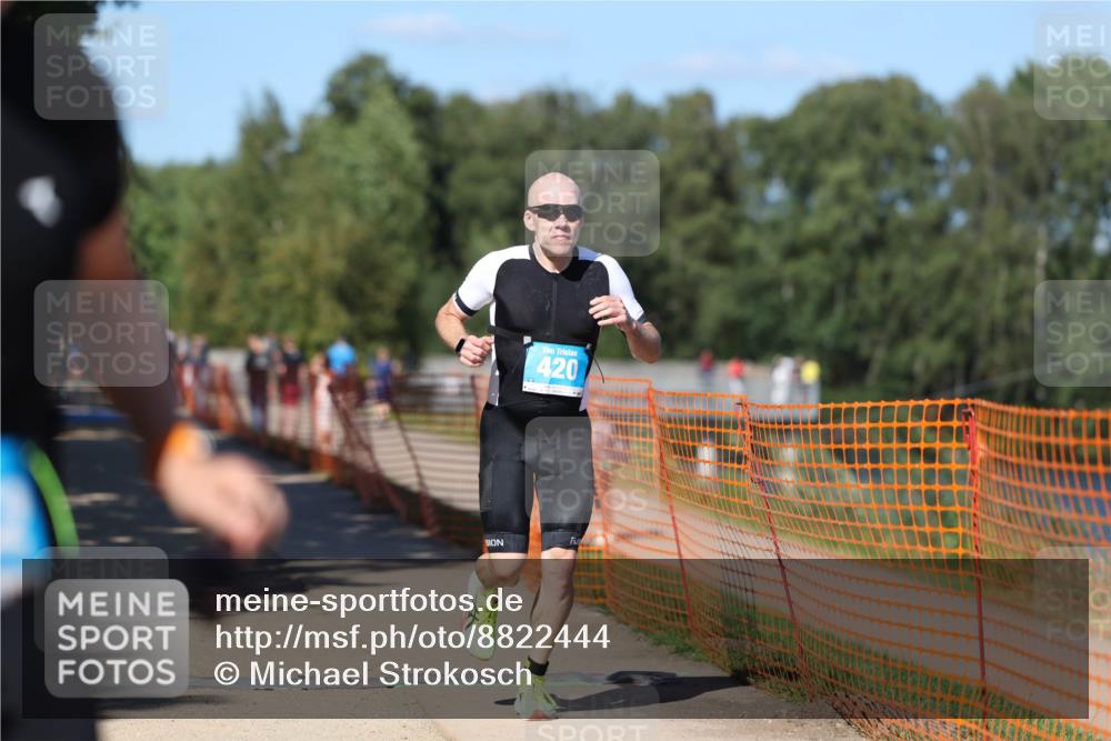 07.09.2025 - 19. Norderstedt Triathlon Michael Strokosch http://msf.ph/oto/8822444 07.09.2025 15:10:44 Laufen 420, 1462 meine-sportfotos.de