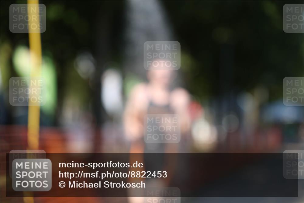07.09.2025 - 19. Norderstedt Triathlon Michael Strokosch http://msf.ph/oto/8822453 07.09.2025 15:10:58 Laufen 1002 meine-sportfotos.de