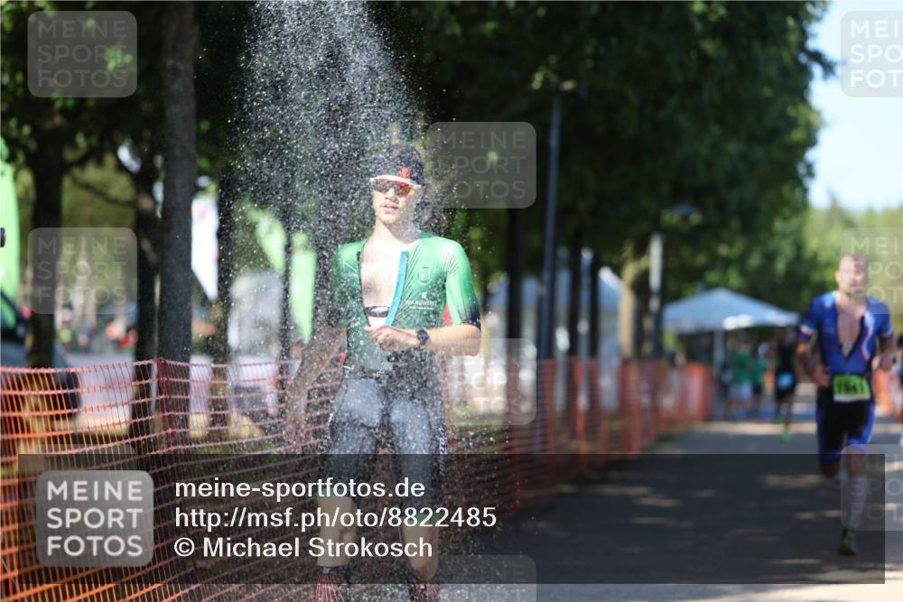 07.09.2025 - 19. Norderstedt Triathlon Michael Strokosch http://msf.ph/oto/8822485 07.09.2025 15:11:13 Laufen 1012, 1016 meine-sportfotos.de