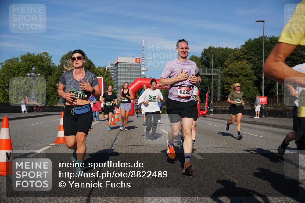 07.09.2025 - BARMER Alsterlauf Yannick Fuchs http://msf.ph/oto/8822489 07.09.2025 09:46:49 Laufen 2816, 5459, 4540, 6225, 108 meine-sportfotos.de