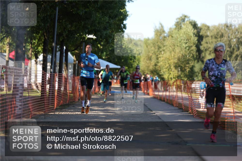 07.09.2025 - 19. Norderstedt Triathlon Michael Strokosch http://msf.ph/oto/8822507 07.09.2025 16:04:33 Laufen 527, 1408, 1439 meine-sportfotos.de