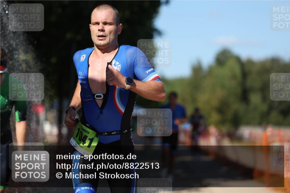 07.09.2025 - 19. Norderstedt Triathlon Michael Strokosch http://msf.ph/oto/8822513 07.09.2025 15:11:17 Laufen 979, 985, 1012, 1016 meine-sportfotos.de