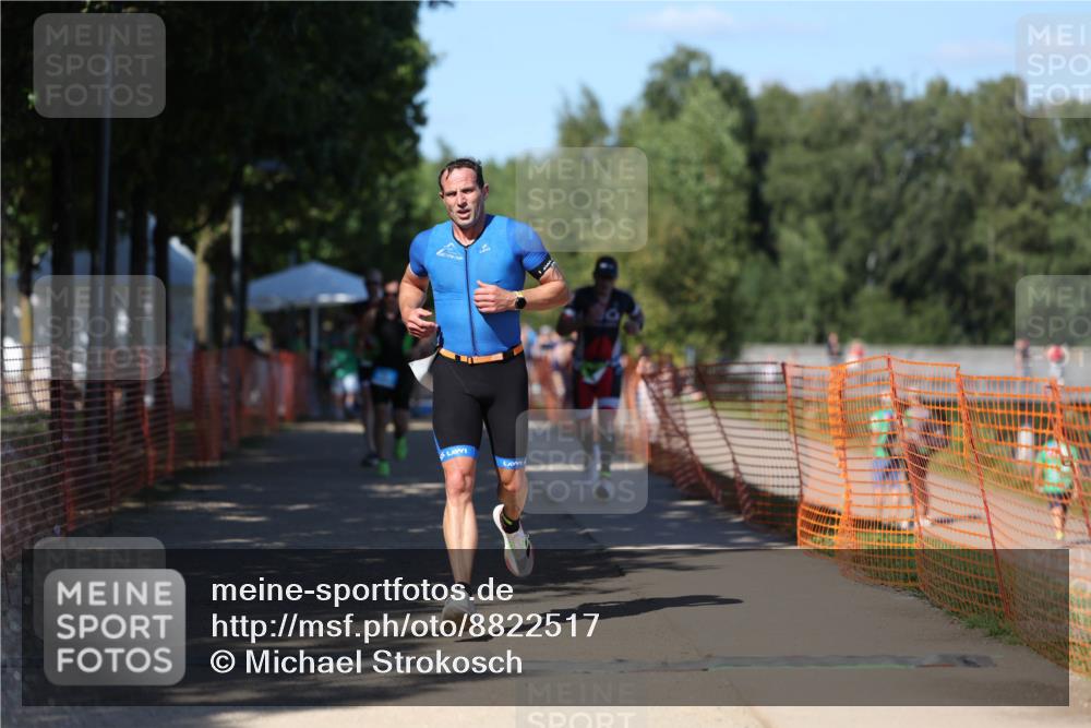 07.09.2025 - 19. Norderstedt Triathlon Michael Strokosch http://msf.ph/oto/8822517 07.09.2025 15:11:18 Laufen 888, 979, 985, 1012 meine-sportfotos.de