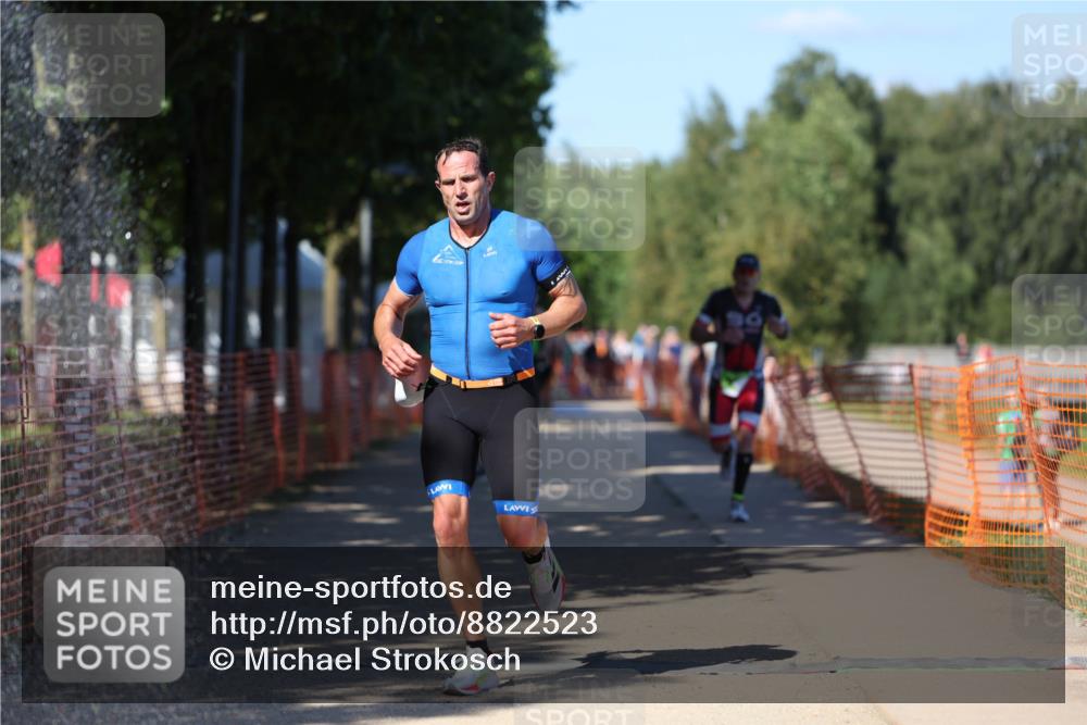07.09.2025 - 19. Norderstedt Triathlon Michael Strokosch http://msf.ph/oto/8822523 07.09.2025 15:11:19 Laufen 888, 979, 985, 1012 meine-sportfotos.de
