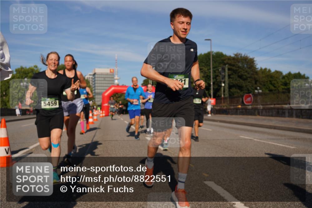 07.09.2025 - BARMER Alsterlauf Yannick Fuchs http://msf.ph/oto/8822551 07.09.2025 09:46:51 Laufen 5459, 21, 6431 meine-sportfotos.de