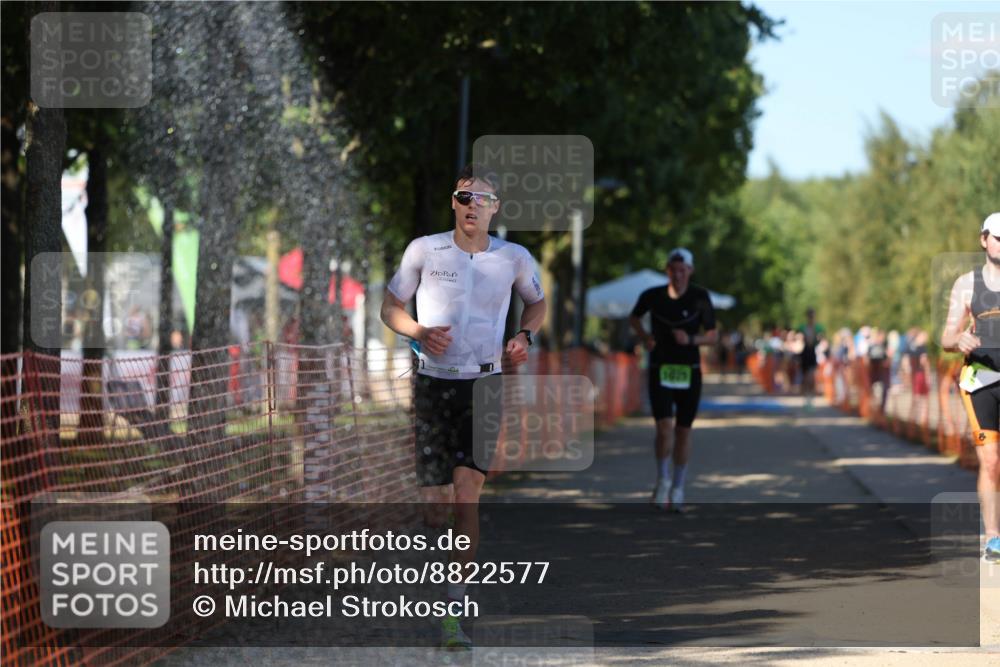 07.09.2025 - 19. Norderstedt Triathlon Michael Strokosch http://msf.ph/oto/8822577 07.09.2025 15:11:36 Laufen 999, 1025 meine-sportfotos.de