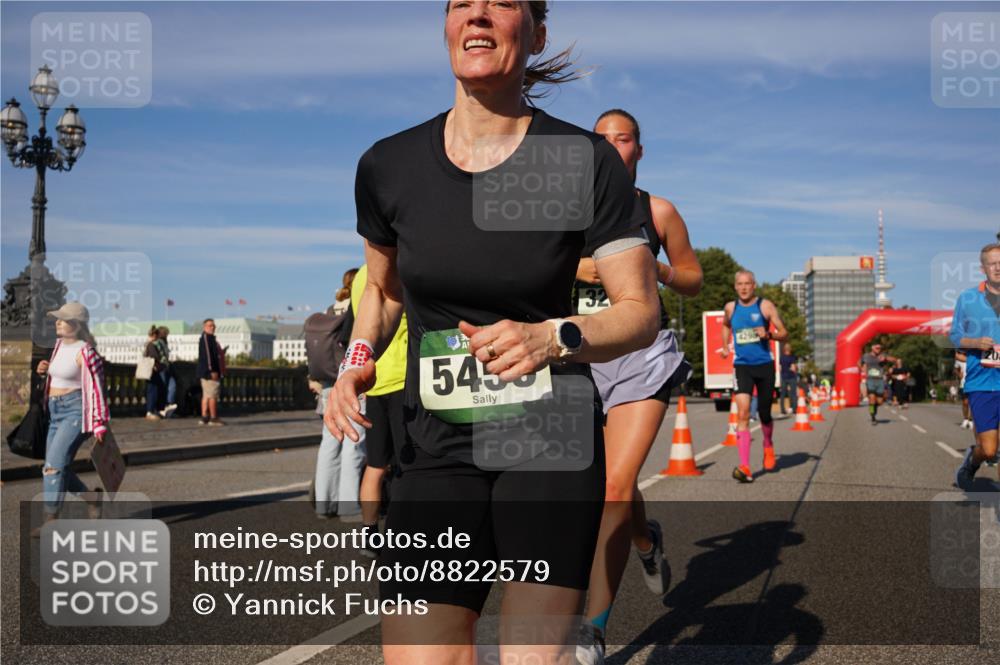 07.09.2025 - BARMER Alsterlauf Yannick Fuchs http://msf.ph/oto/8822579 07.09.2025 09:46:52 Laufen 10, 545, 32, 4295 meine-sportfotos.de