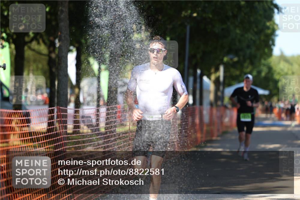 07.09.2025 - 19. Norderstedt Triathlon Michael Strokosch http://msf.ph/oto/8822581 07.09.2025 15:11:37 Laufen 999, 1025 meine-sportfotos.de