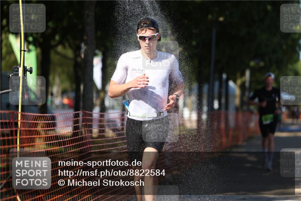 07.09.2025 - 19. Norderstedt Triathlon Michael Strokosch http://msf.ph/oto/8822584 07.09.2025 15:11:37 Laufen 999, 1025 meine-sportfotos.de