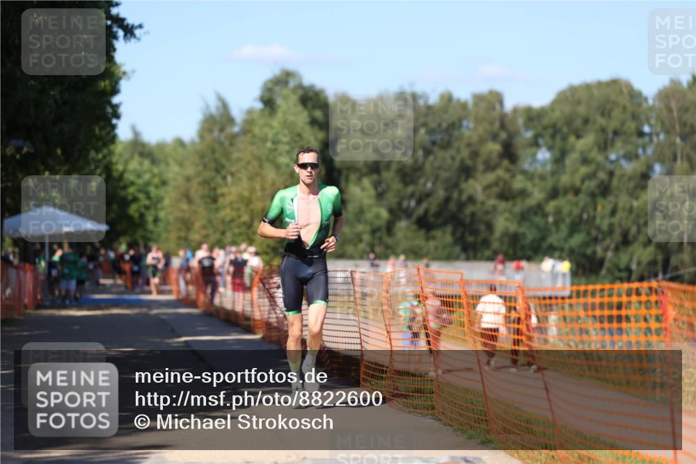 07.09.2025 - 19. Norderstedt Triathlon Michael Strokosch http://msf.ph/oto/8822600 07.09.2025 15:11:48 Laufen 1014 meine-sportfotos.de