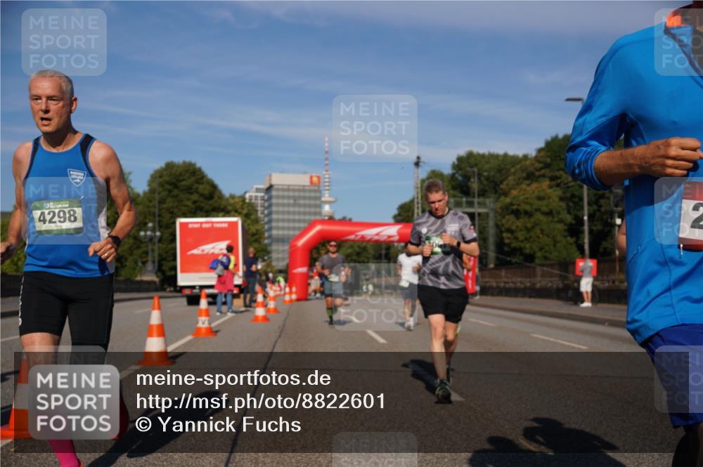 07.09.2025 - BARMER Alsterlauf Yannick Fuchs http://msf.ph/oto/8822601 07.09.2025 09:46:54 Laufen 4298, 2, 2007 meine-sportfotos.de