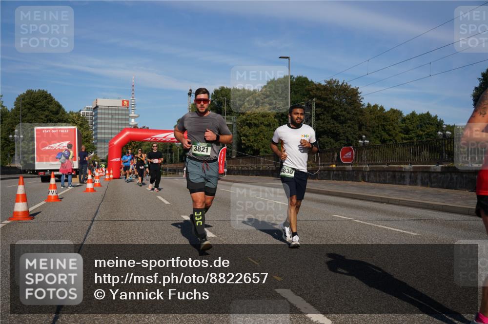 07.09.2025 - BARMER Alsterlauf Yannick Fuchs http://msf.ph/oto/8822657 07.09.2025 09:46:57 Laufen 3821 meine-sportfotos.de
