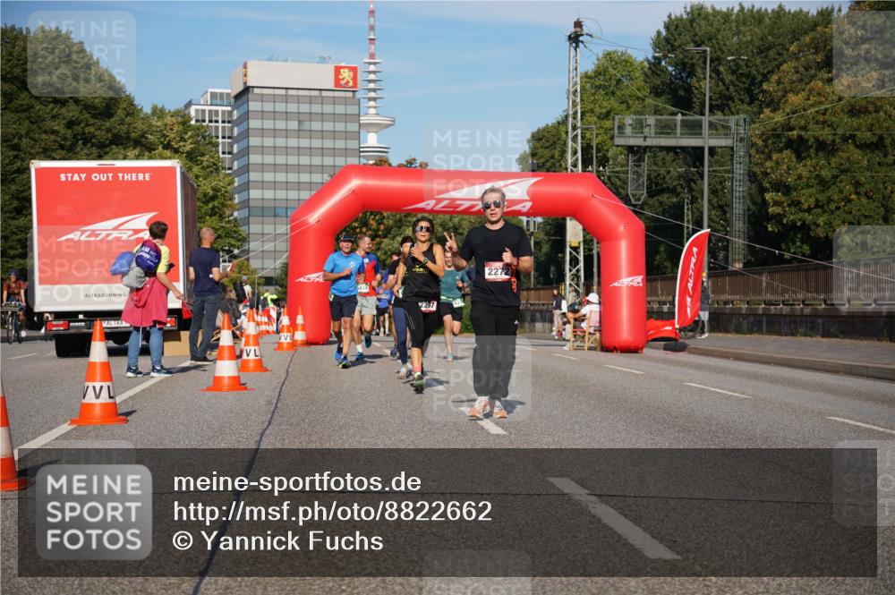 07.09.2025 - BARMER Alsterlauf Yannick Fuchs http://msf.ph/oto/8822662 07.09.2025 09:46:59 Laufen 2397, 2272 meine-sportfotos.de