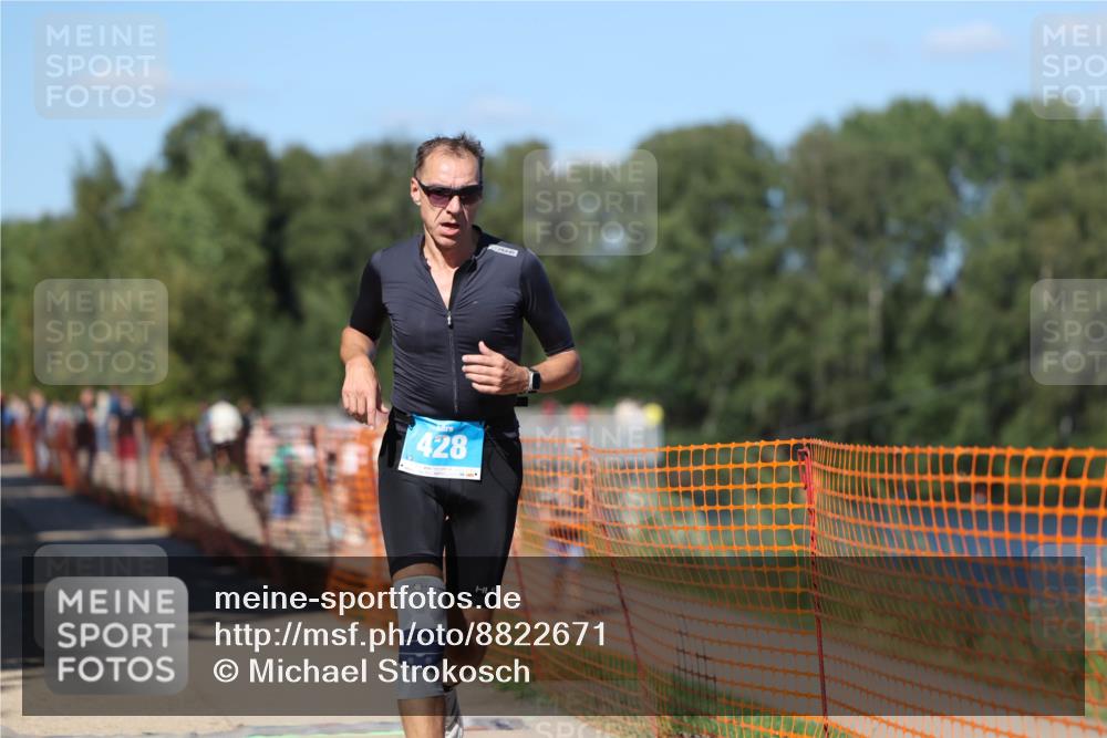 07.09.2025 - 19. Norderstedt Triathlon Michael Strokosch http://msf.ph/oto/8822671 07.09.2025 15:12:15 Laufen 428, 995 meine-sportfotos.de