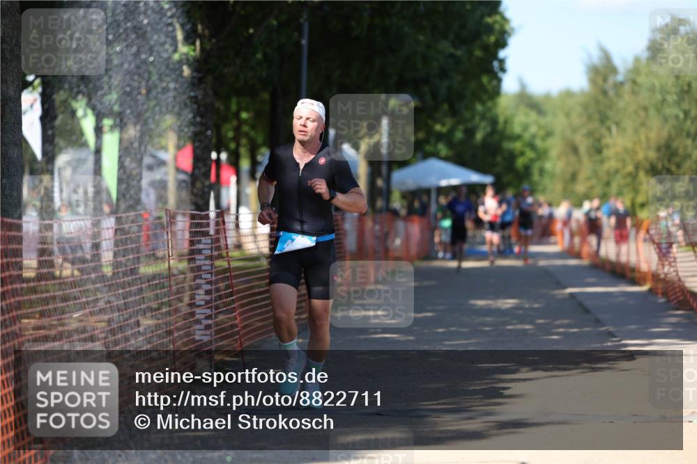 07.09.2025 - 19. Norderstedt Triathlon Michael Strokosch http://msf.ph/oto/8822711 07.09.2025 15:12:39 Laufen 411 meine-sportfotos.de