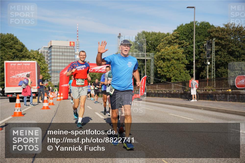 07.09.2025 - BARMER Alsterlauf Yannick Fuchs http://msf.ph/oto/8822741 07.09.2025 09:47:05 Laufen 2015, 28, 5434, 95 meine-sportfotos.de