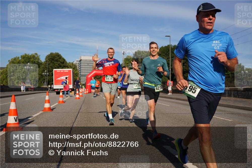 07.09.2025 - BARMER Alsterlauf Yannick Fuchs http://msf.ph/oto/8822766 07.09.2025 09:47:06 Laufen 202, 5434, 5433, 6276, 95, 2015, 2, 0 meine-sportfotos.de