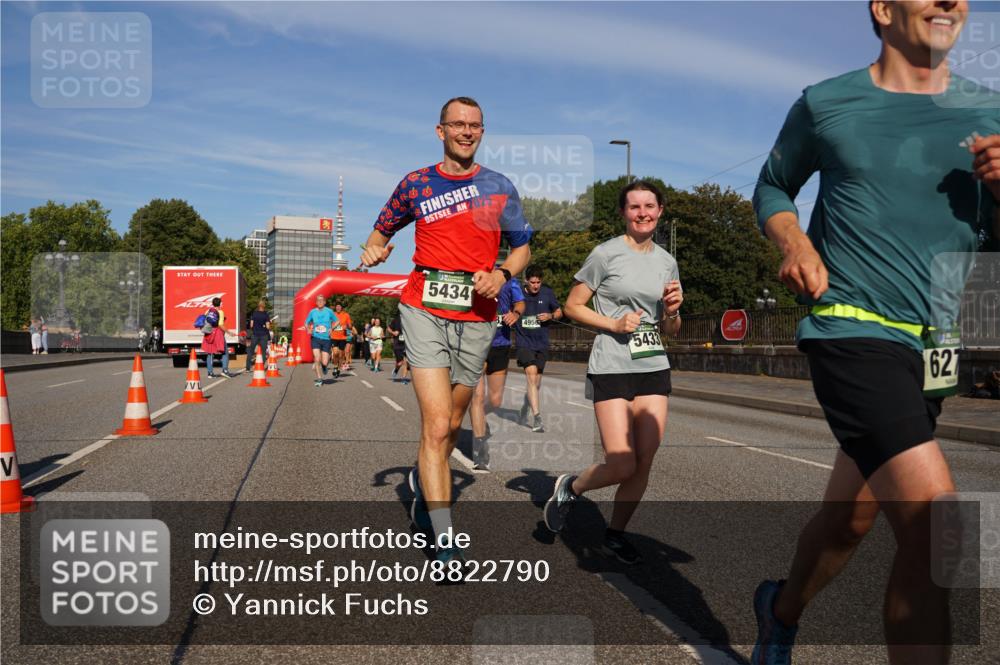07.09.2025 - BARMER Alsterlauf Yannick Fuchs http://msf.ph/oto/8822790 07.09.2025 09:47:06 Laufen 2025, 5434, 5433, 627 meine-sportfotos.de