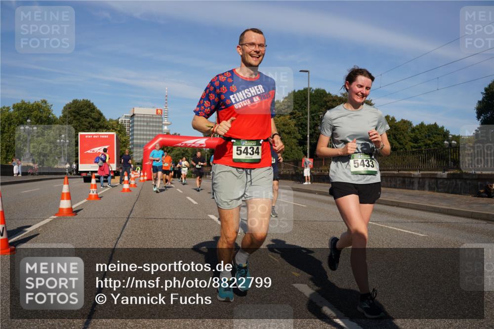 07.09.2025 - BARMER Alsterlauf Yannick Fuchs http://msf.ph/oto/8822799 07.09.2025 09:47:07 Laufen 2025, 5434, 6, 5433 meine-sportfotos.de