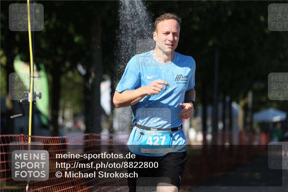 07.09.2025 - 19. Norderstedt Triathlon Michael Strokosch http://msf.ph/oto/8822800 07.09.2025 15:12:55 Laufen 427, 978, 988 meine-sportfotos.de