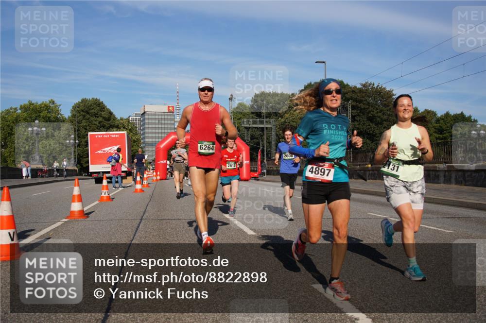 07.09.2025 - BARMER Alsterlauf Yannick Fuchs http://msf.ph/oto/8822898 07.09.2025 09:47:13 Laufen 6264, 2025, 26102, 2608, 4897, 2131, 577 meine-sportfotos.de