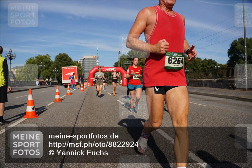 07.09.2025 - BARMER Alsterlauf Yannick Fuchs http://msf.ph/oto/8822924 07.09.2025 09:47:14 Laufen 261, 16136, 6264 meine-sportfotos.de