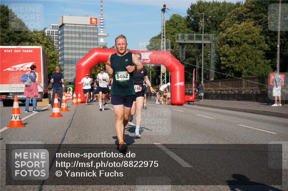 07.09.2025 - BARMER Alsterlauf Yannick Fuchs http://msf.ph/oto/8822975 07.09.2025 09:47:17 Laufen 2751, 5462, 169 meine-sportfotos.de