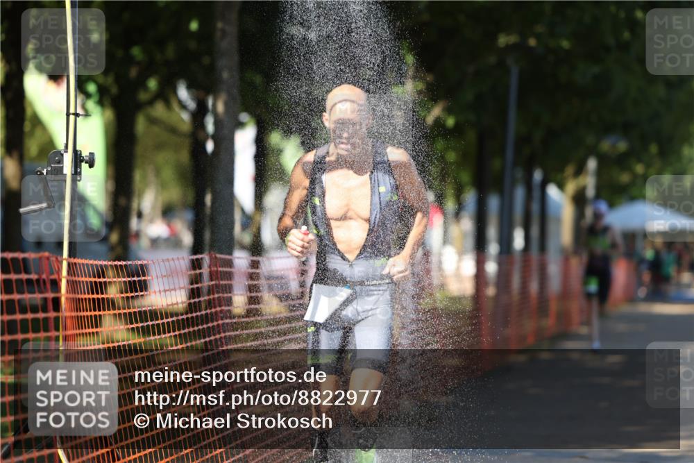 07.09.2025 - 19. Norderstedt Triathlon Michael Strokosch http://msf.ph/oto/8822977 07.09.2025 15:13:46 Laufen 986, 1457 meine-sportfotos.de
