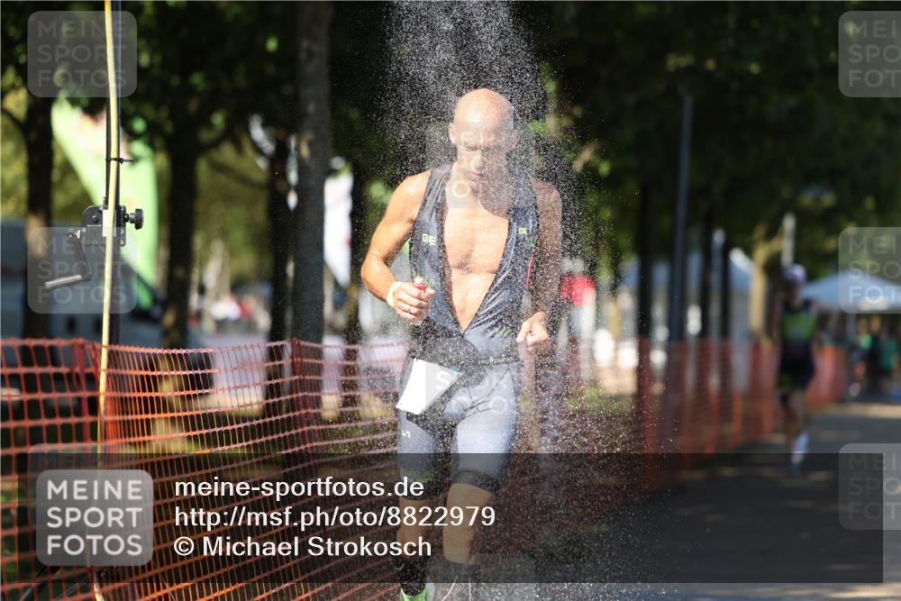 07.09.2025 - 19. Norderstedt Triathlon Michael Strokosch http://msf.ph/oto/8822979 07.09.2025 15:13:46 Laufen 986, 1457 meine-sportfotos.de