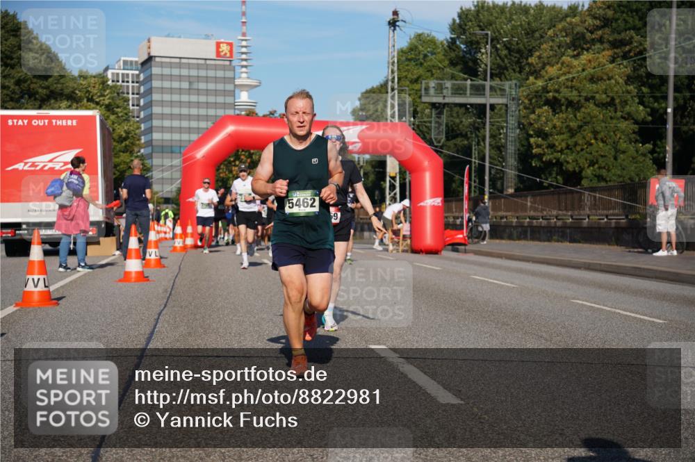 07.09.2025 - BARMER Alsterlauf Yannick Fuchs http://msf.ph/oto/8822981 07.09.2025 09:47:18 Laufen 5462, 9 meine-sportfotos.de