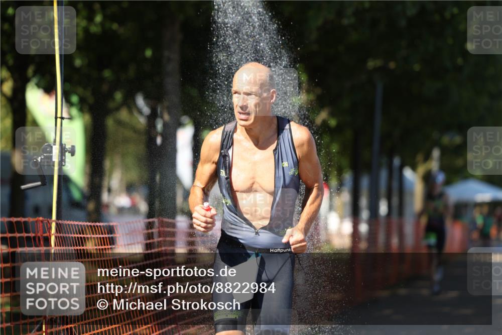 07.09.2025 - 19. Norderstedt Triathlon Michael Strokosch http://msf.ph/oto/8822984 07.09.2025 15:13:47 Laufen 986, 1457 meine-sportfotos.de